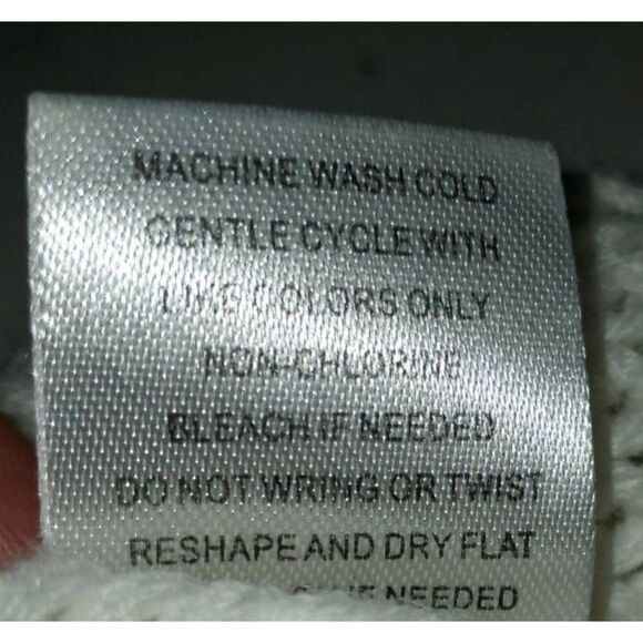 CHARLOTTE RUSSE CREAM/OFF WHITE  SWEATER SZ.XL EUC. - Picture 6 of 6